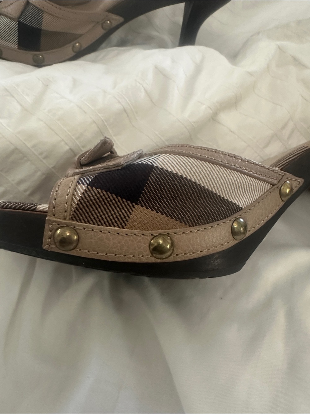 Burberry Beige Plaid Open-Toe Slide Heels with Braided Buckle - Picture 4 of 10